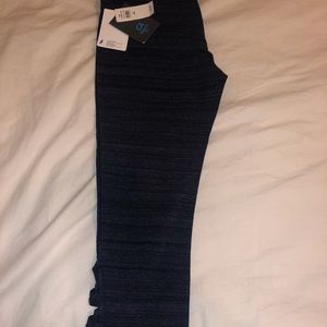 Gap Fit Navy Capri Leggings